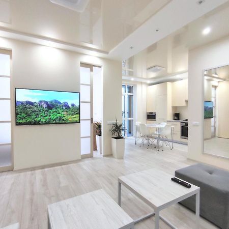 "Well-Being" Popular Among Business Person Apartment Лвив Екстериор снимка